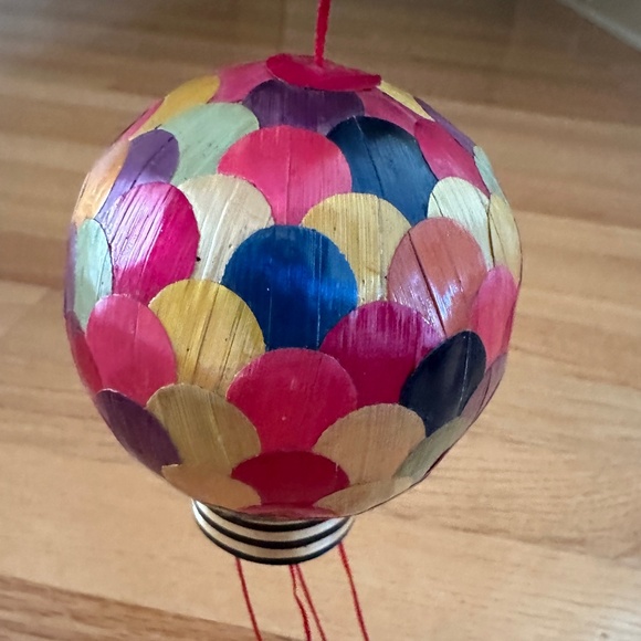 Vintage Wood Veneer Christmas Tree Ornaments Balloon Santa Parachute Church - Picture 8 of 16